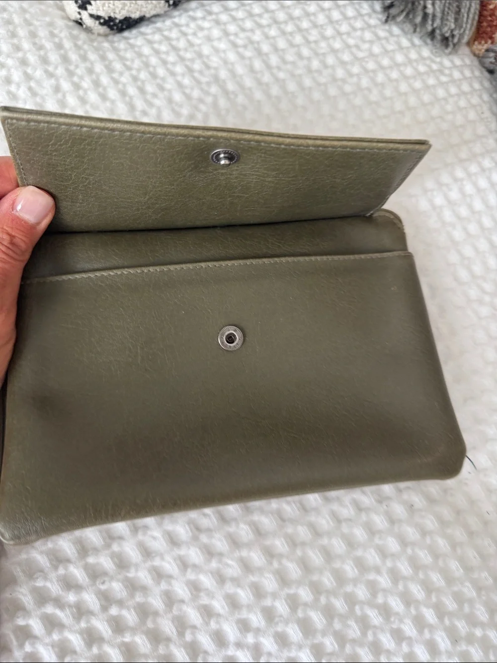 Matt & Nat Olive Green Wristlet Clutch with Detachable Strap